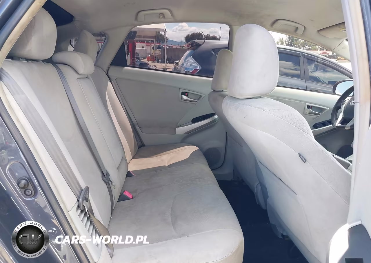2015 Toyota Prius Two VIN:JTDKN3DU7F1877662 - 8