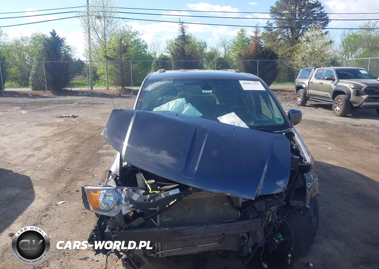 2020 Dodge Grand Caravan Sxt VIN:2C4RDGCG1LR153820 - 13