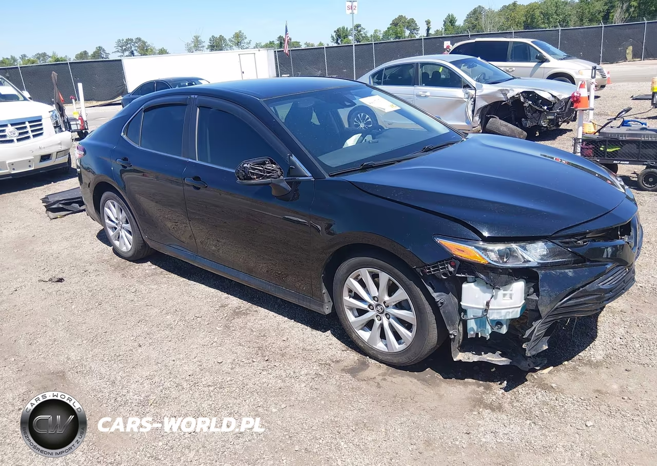 2020 Toyota Camry Le – zdjęcie 1 z 16