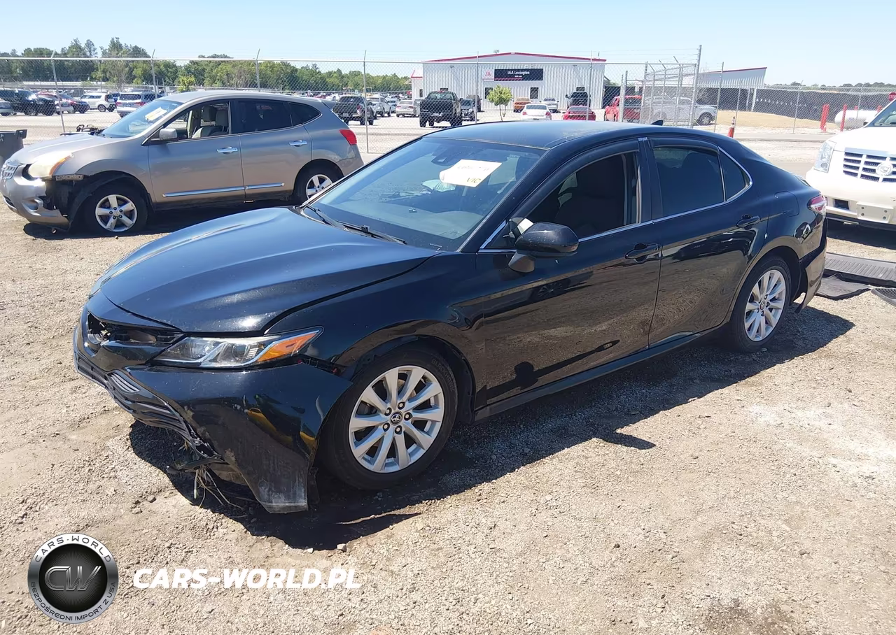 2020 Toyota Camry Le VIN:4T1C11AKXLU319222 - 2