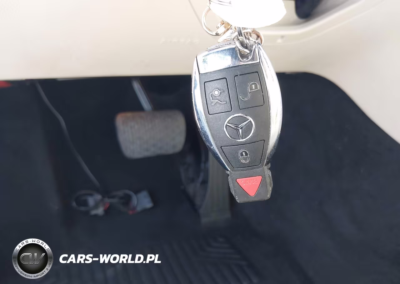 2018 Mercedes-Benz C 300 VIN:55SWF4JBXJU281144 - 11