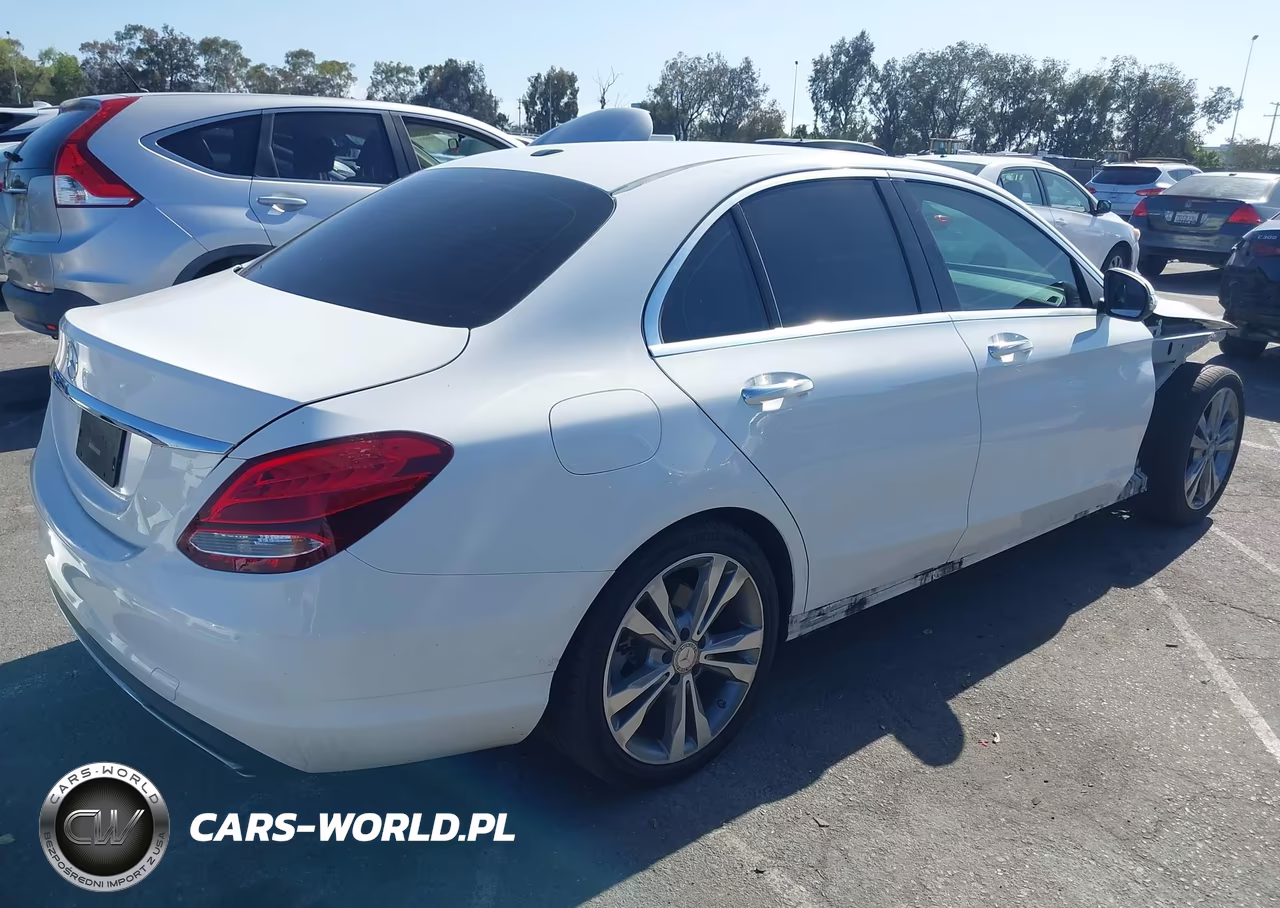 2018 Mercedes-Benz C 300 VIN:55SWF4JBXJU281144 - 4