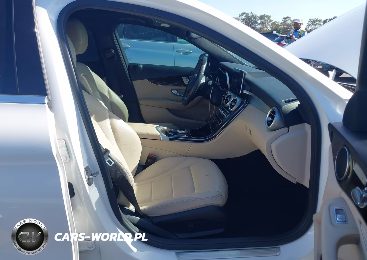 2018 Mercedes-Benz C 300 VIN:55SWF4JBXJU281144 - 5