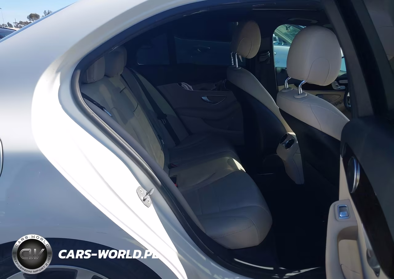 2018 Mercedes-Benz C 300 VIN:55SWF4JBXJU281144 - 8
