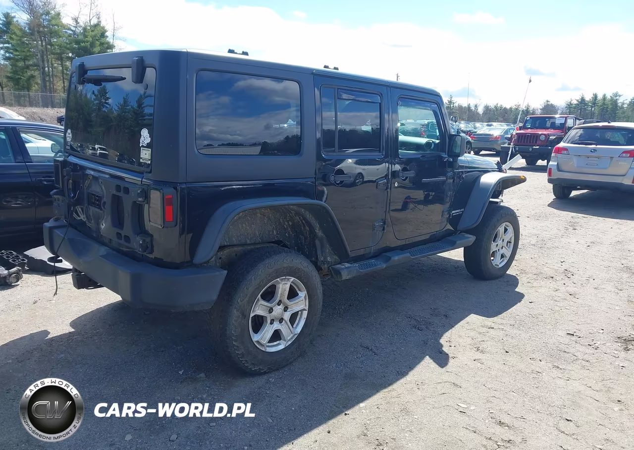 2012 Jeep Wrangler Unlimited Rubicon VIN:1C4BJWFG7CL116456 - 4