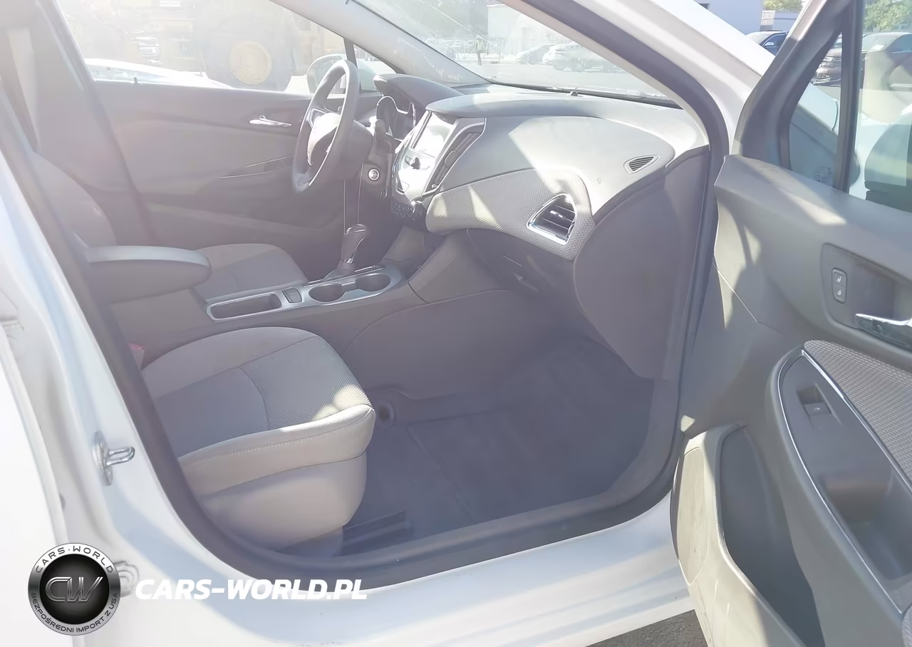 2018 Chevrolet Cruze Ls Auto VIN:1G1BC5SM9J7213415 - 5