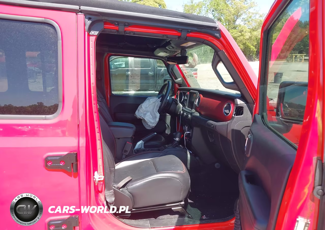2018 Jeep Wrangler Unlimited Rubicon 4X4 VIN:1C4HJXFN7JW255576 - 5