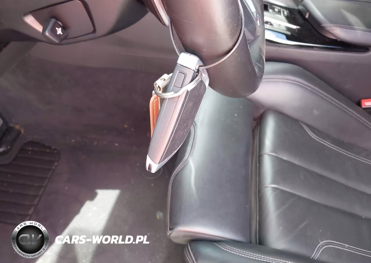 2021 BMW M5 VIN:WBS83CH04MCF17382 - 11