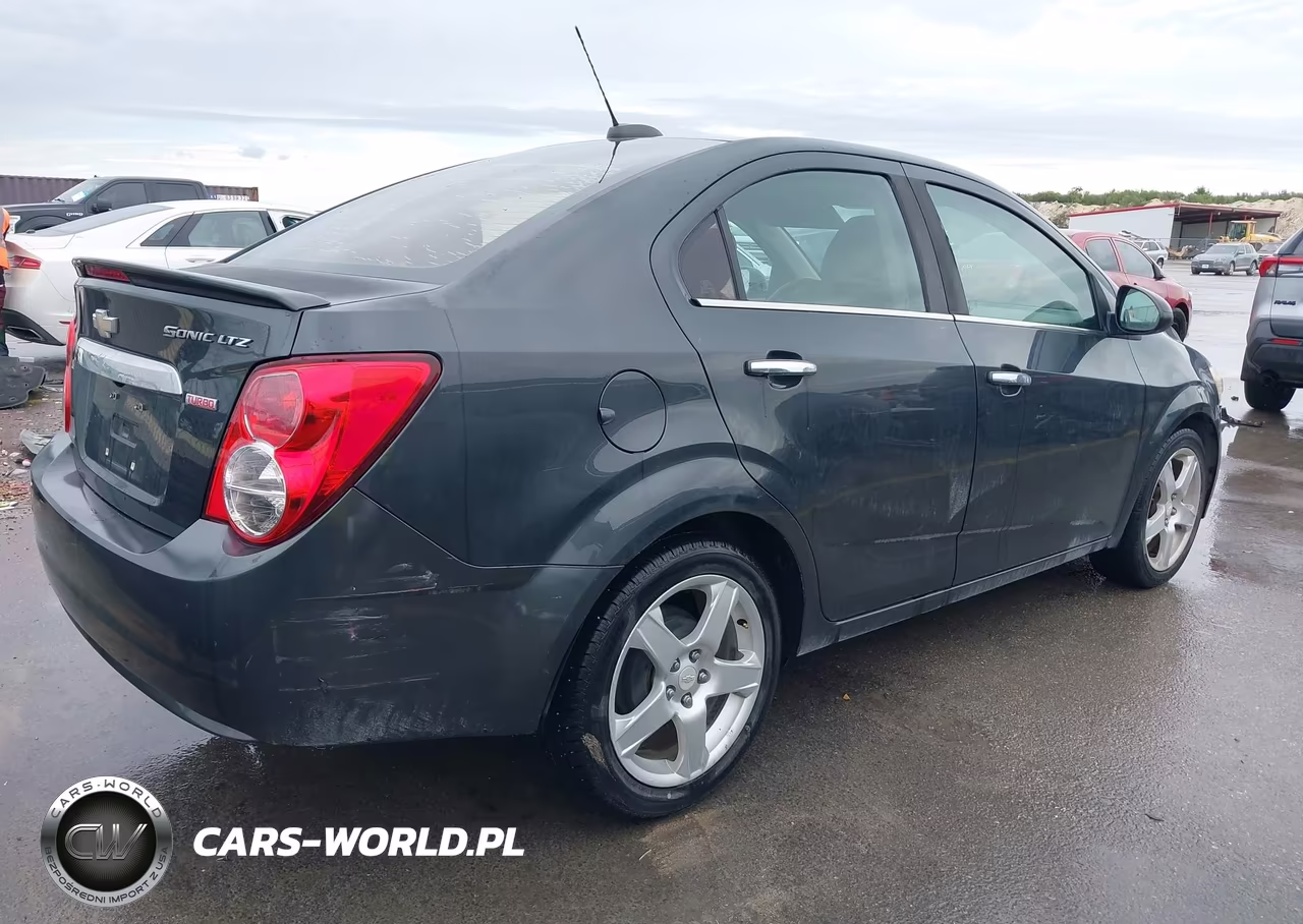 2015 Chevrolet Sonic Ltz Auto VIN:1G1JE5SB1F4184246 - 4