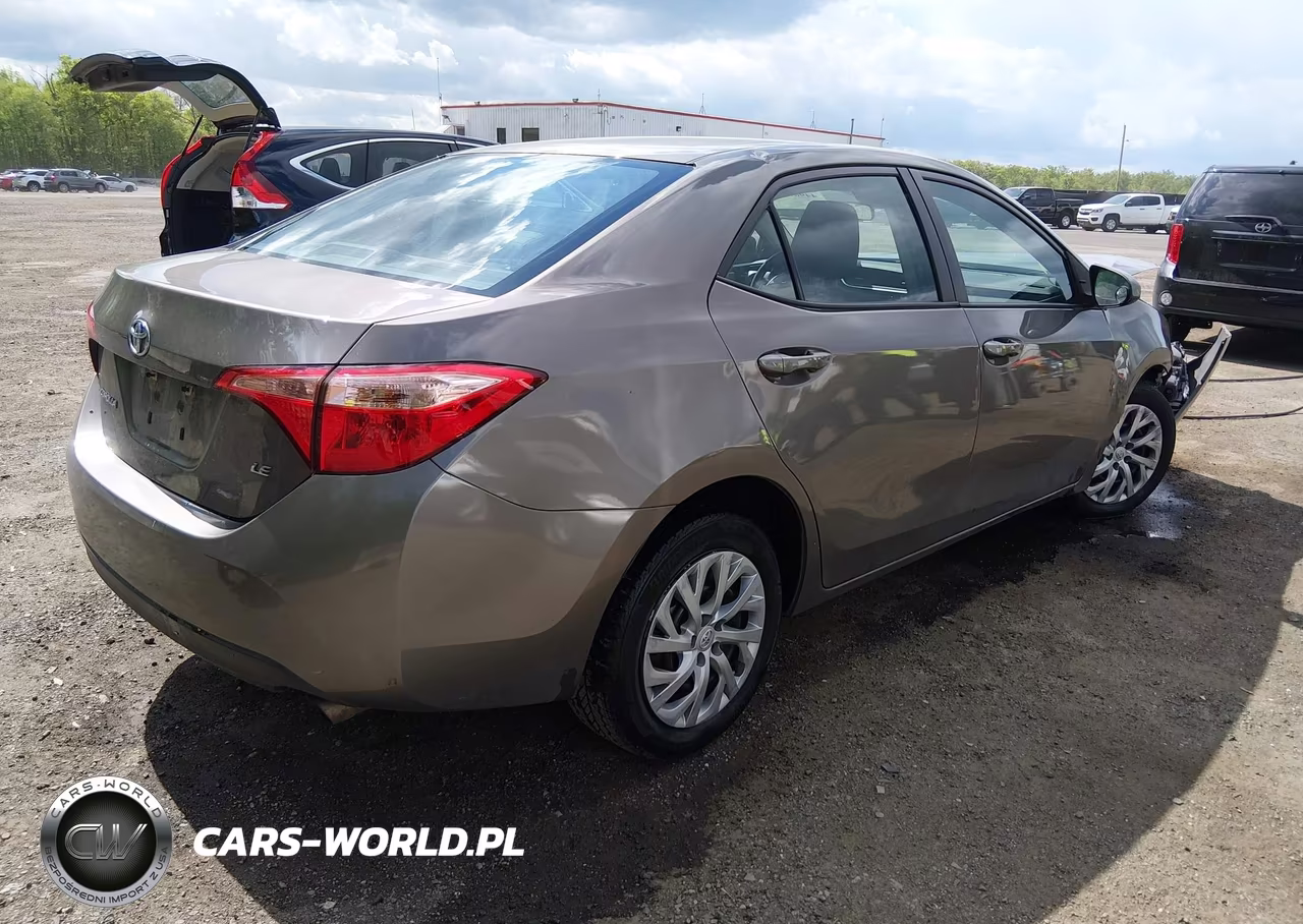 2017 Toyota Corolla Le VIN:2T1BURHE0HC822705 - 4