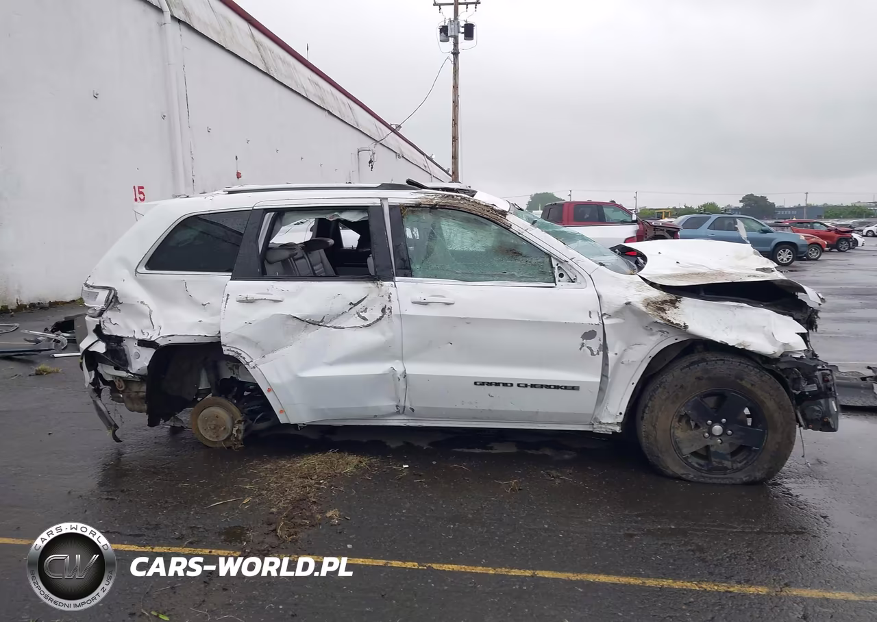 2018 Jeep Grand Cherokee Sterling Edition 4X4 VIN:1C4RJFBT7JC250897 - 14