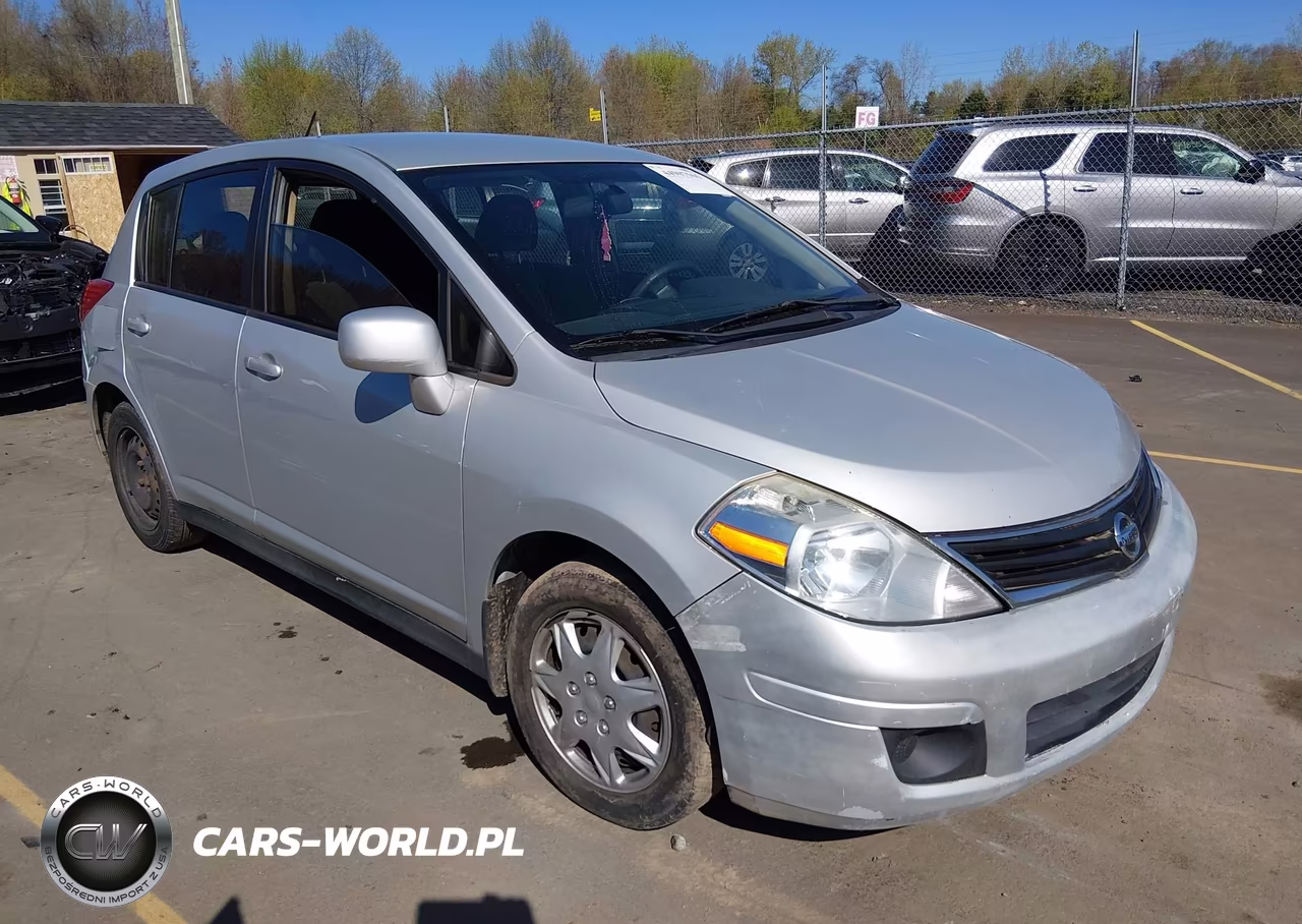 2012 Nissan Versa 1.8 S – zdjęcie 1 z 12