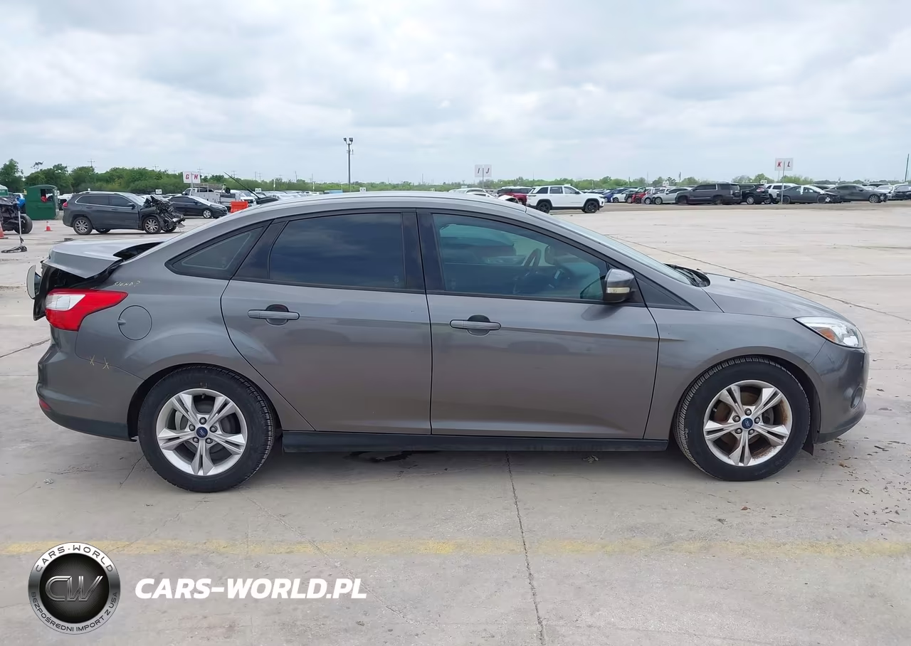 2014 Ford Focus Se VIN:1FADP3F29EL275949 - 13