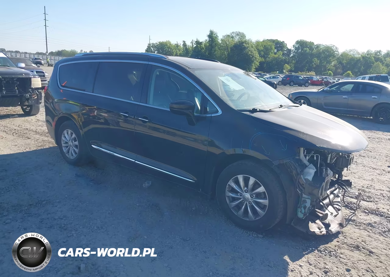 2019 Chrysler Pacifica Touring L – zdjęcie 1 z 16