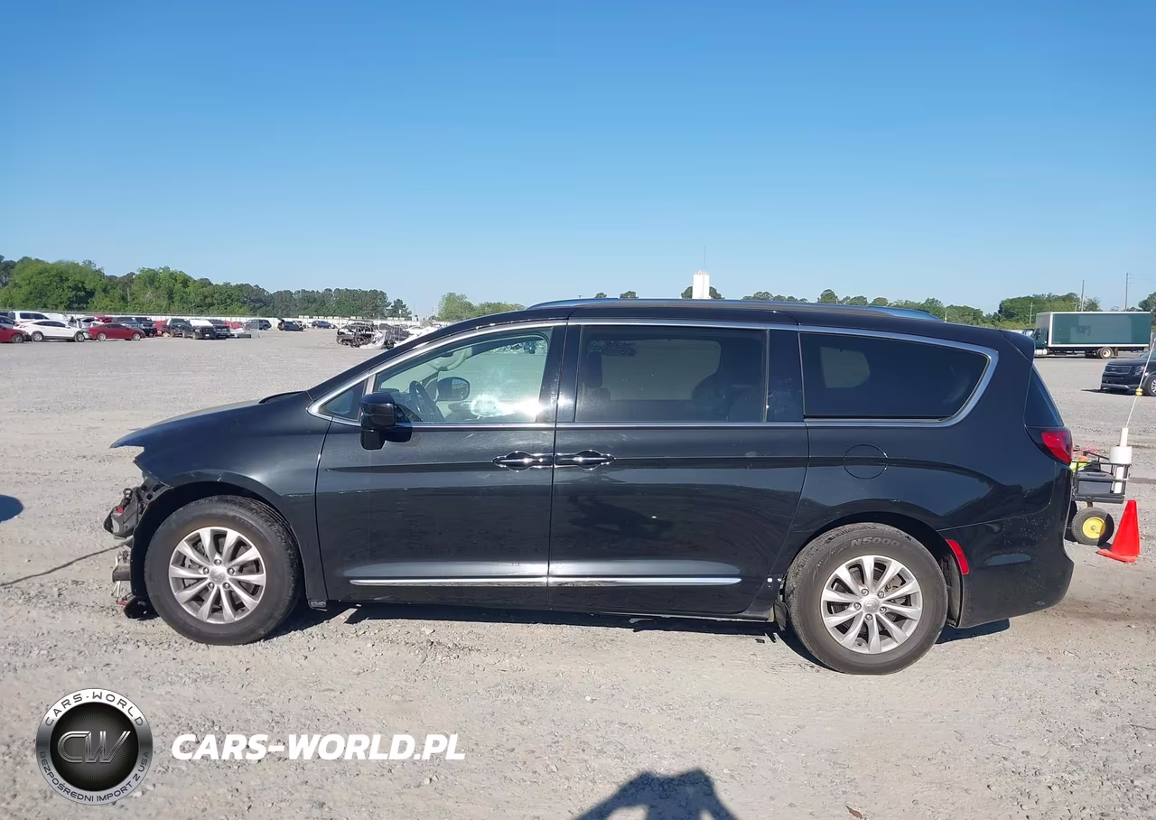 2019 Chrysler Pacifica Touring L VIN:2C4RC1BG0KR650289 - 14