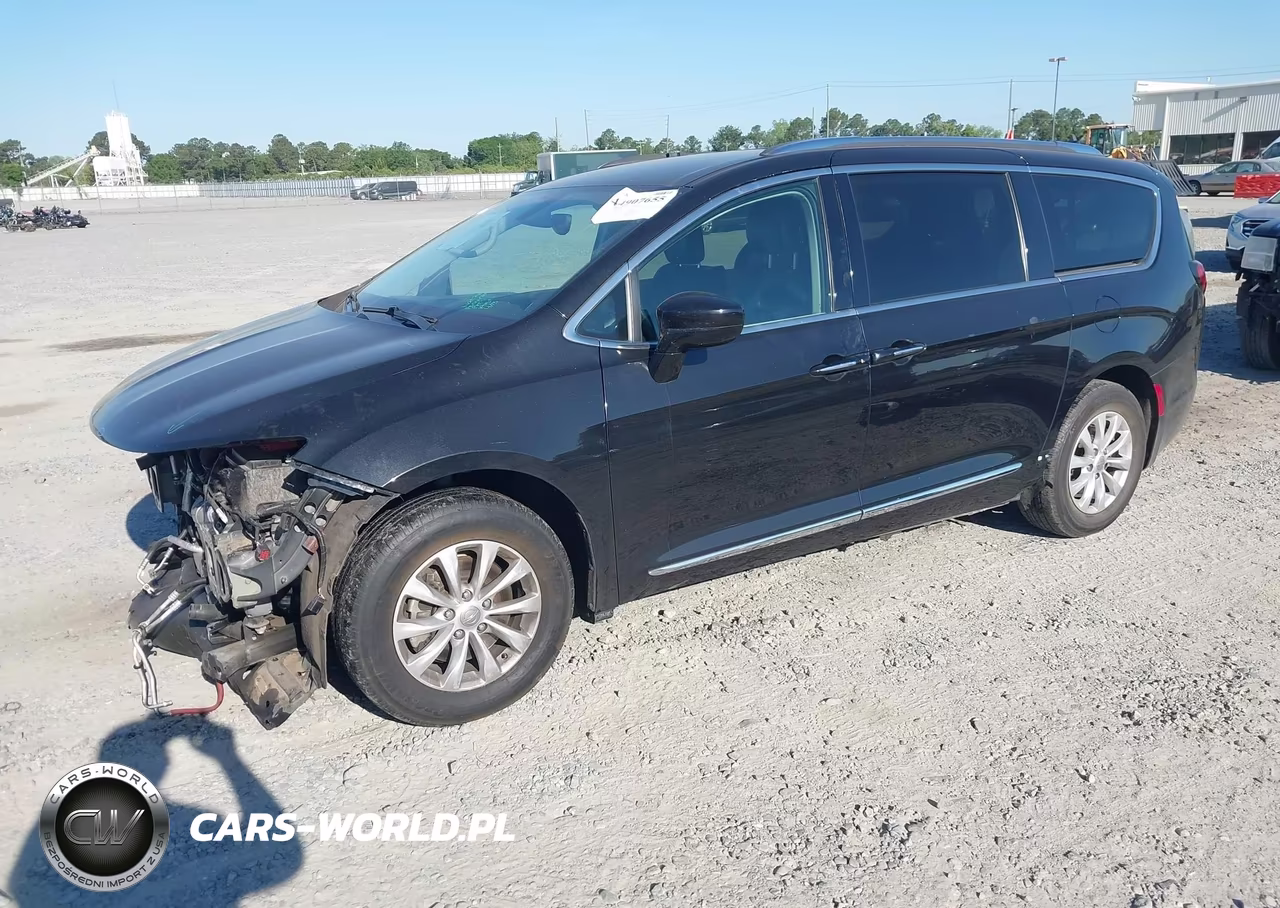 2019 Chrysler Pacifica Touring L VIN:2C4RC1BG0KR650289 - 2