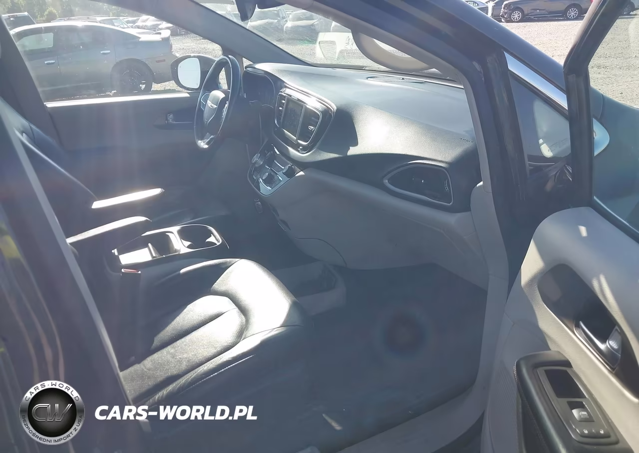 2019 Chrysler Pacifica Touring L VIN:2C4RC1BG0KR650289 - 5