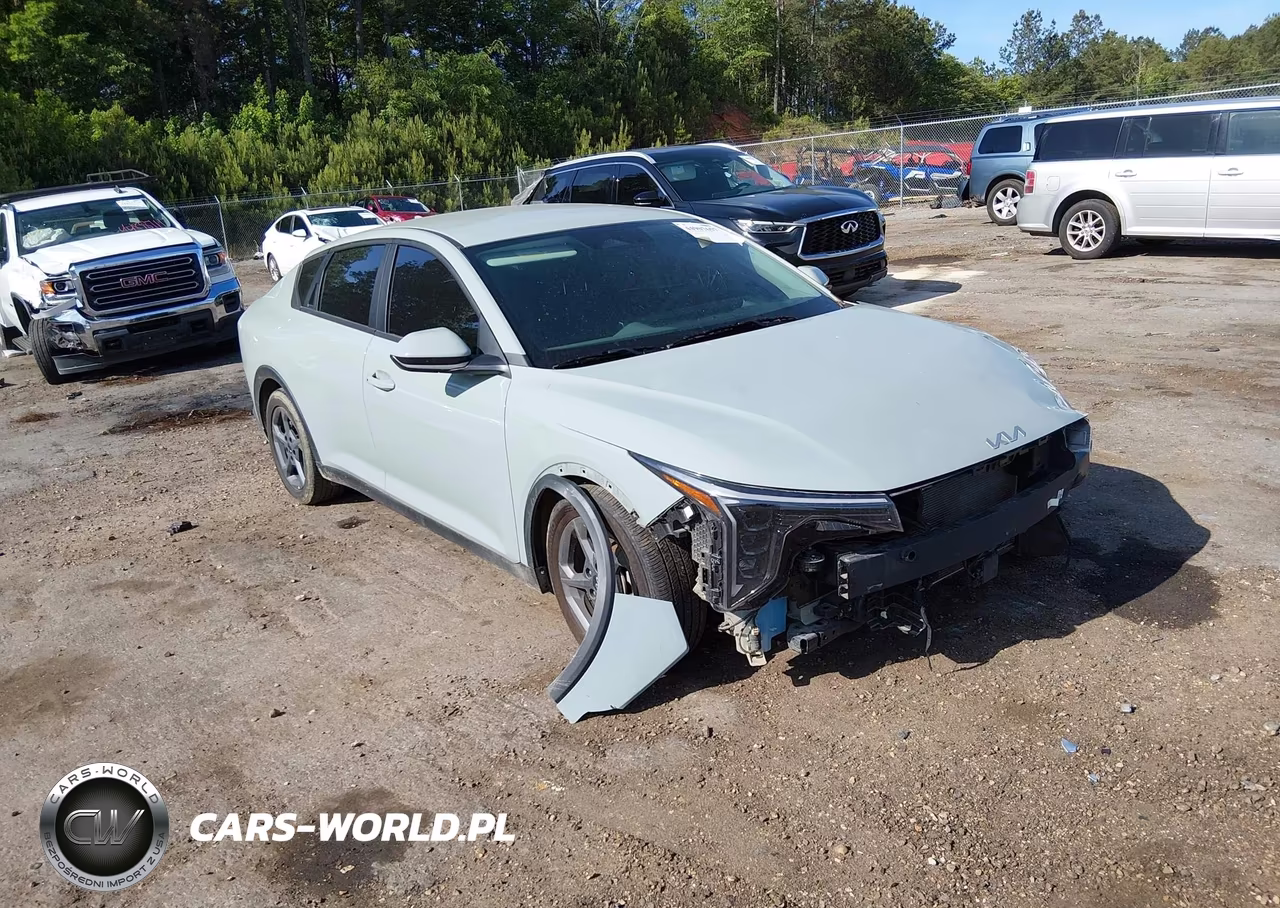 2025 Kia K4 Lxs VIN:3KPFT4DE5SE090111 - 1