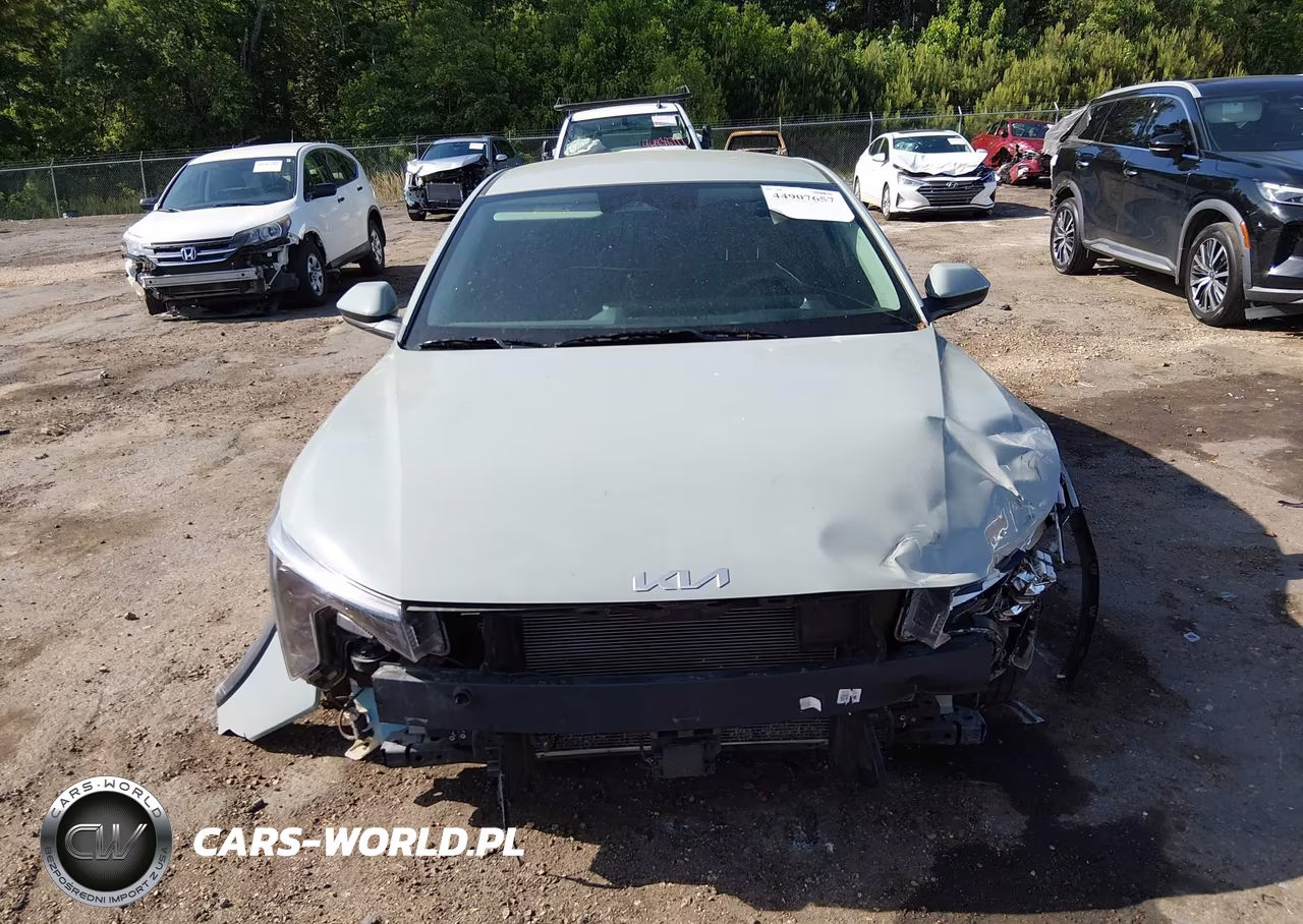 2025 Kia K4 Lxs VIN:3KPFT4DE5SE090111 - 13