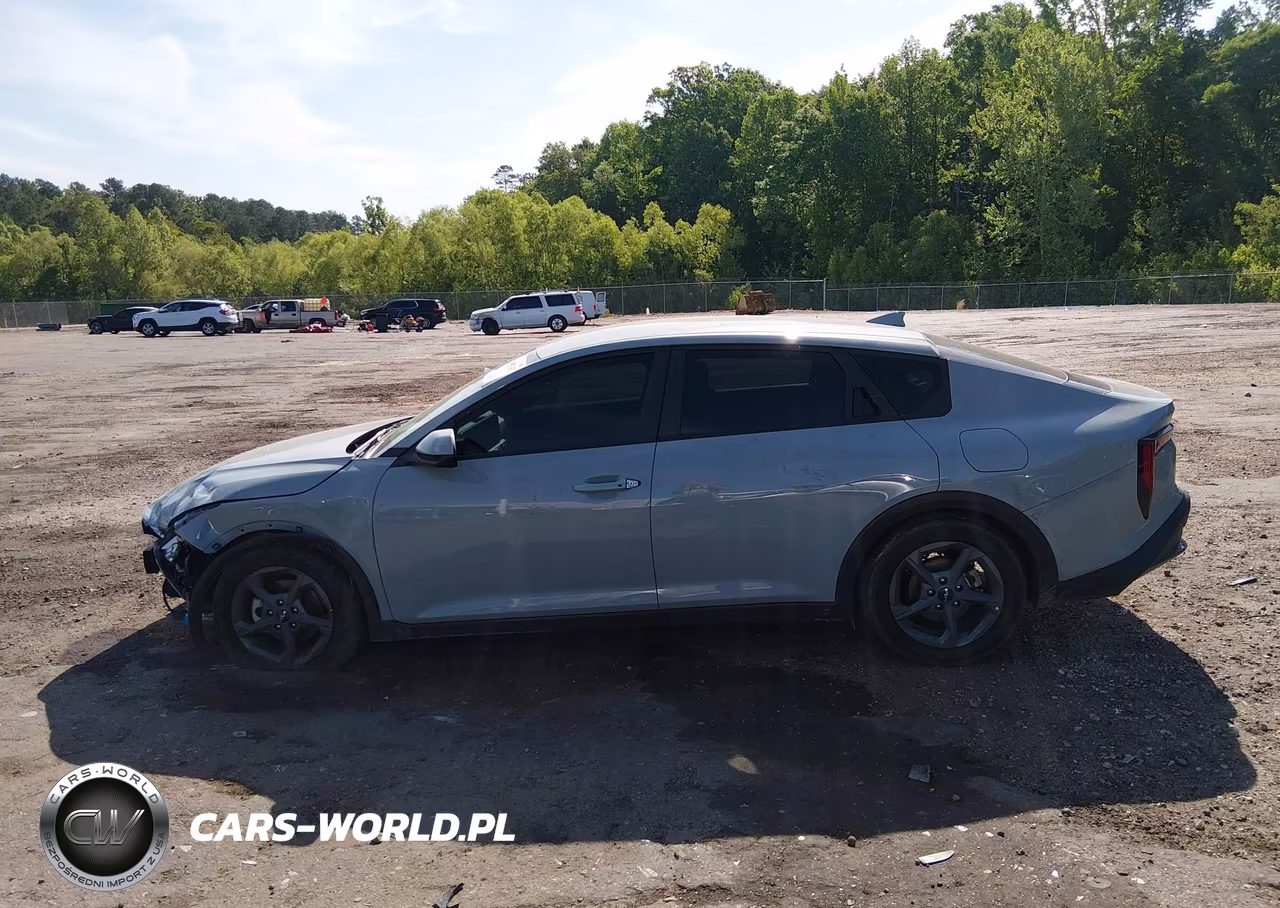 2025 Kia K4 Lxs VIN:3KPFT4DE5SE090111 - 15