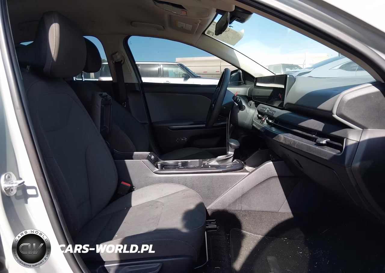 2025 Kia K4 Lxs VIN:3KPFT4DE5SE090111 - 5