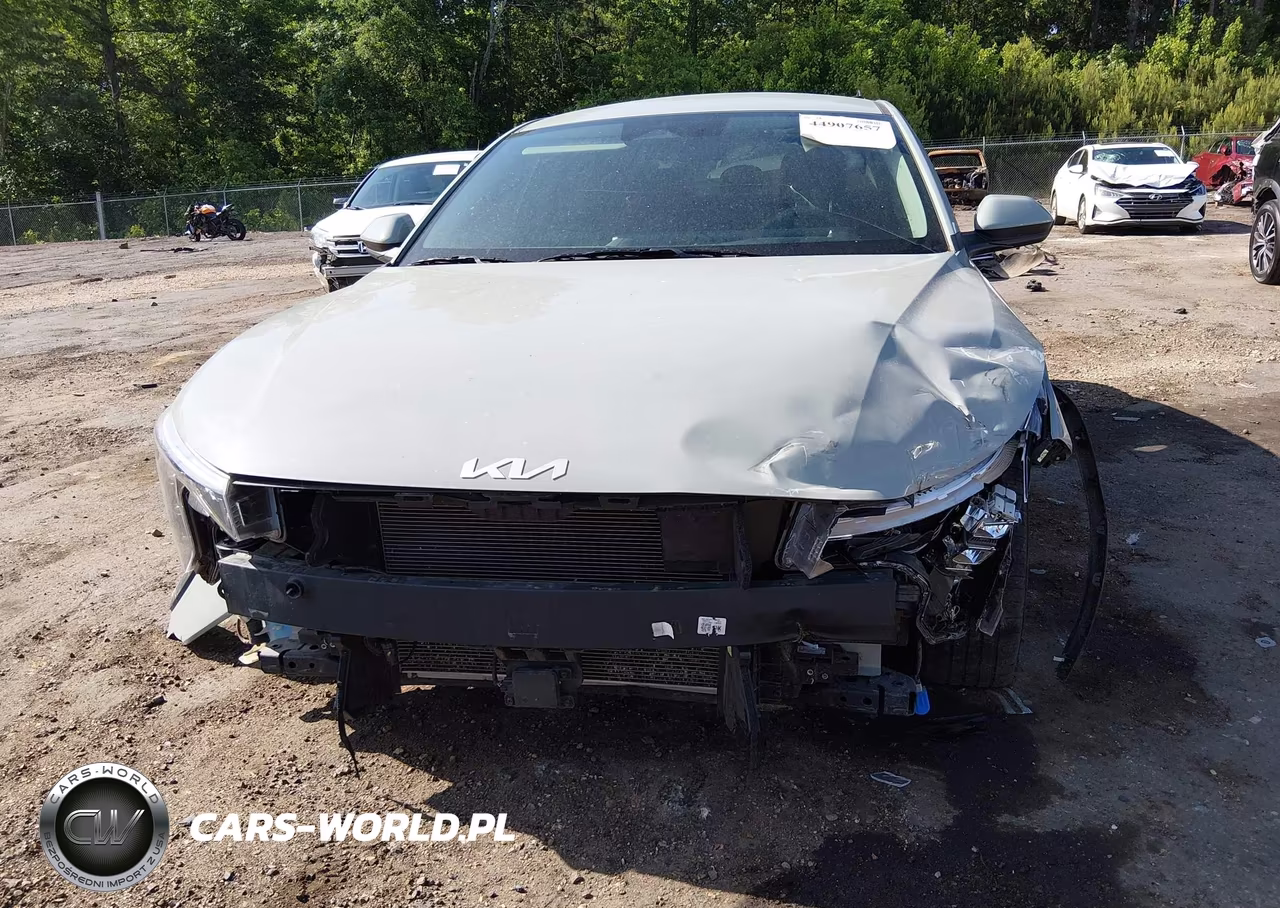 2025 Kia K4 Lxs VIN:3KPFT4DE5SE090111 - 6