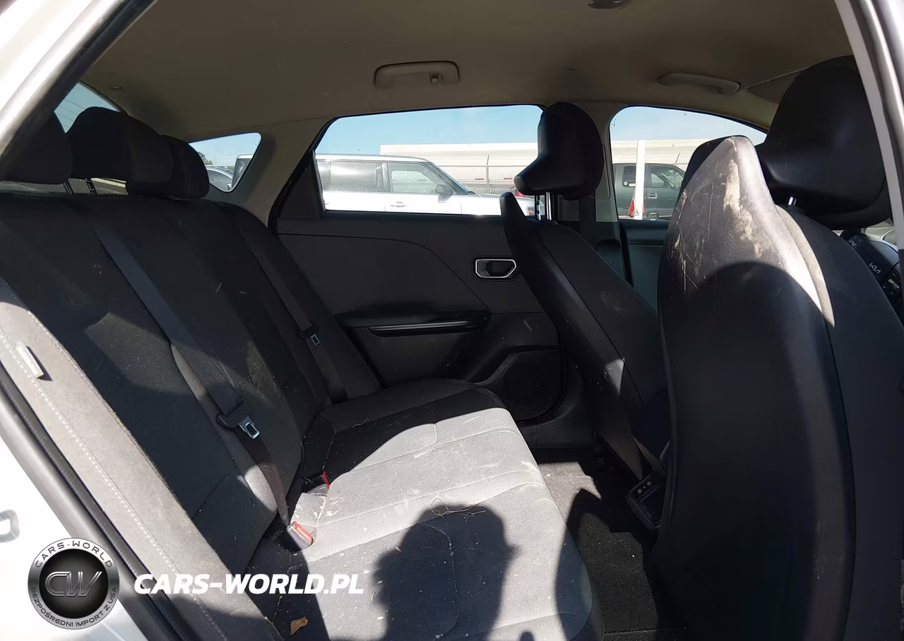 2025 Kia K4 Lxs VIN:3KPFT4DE5SE090111 - 8