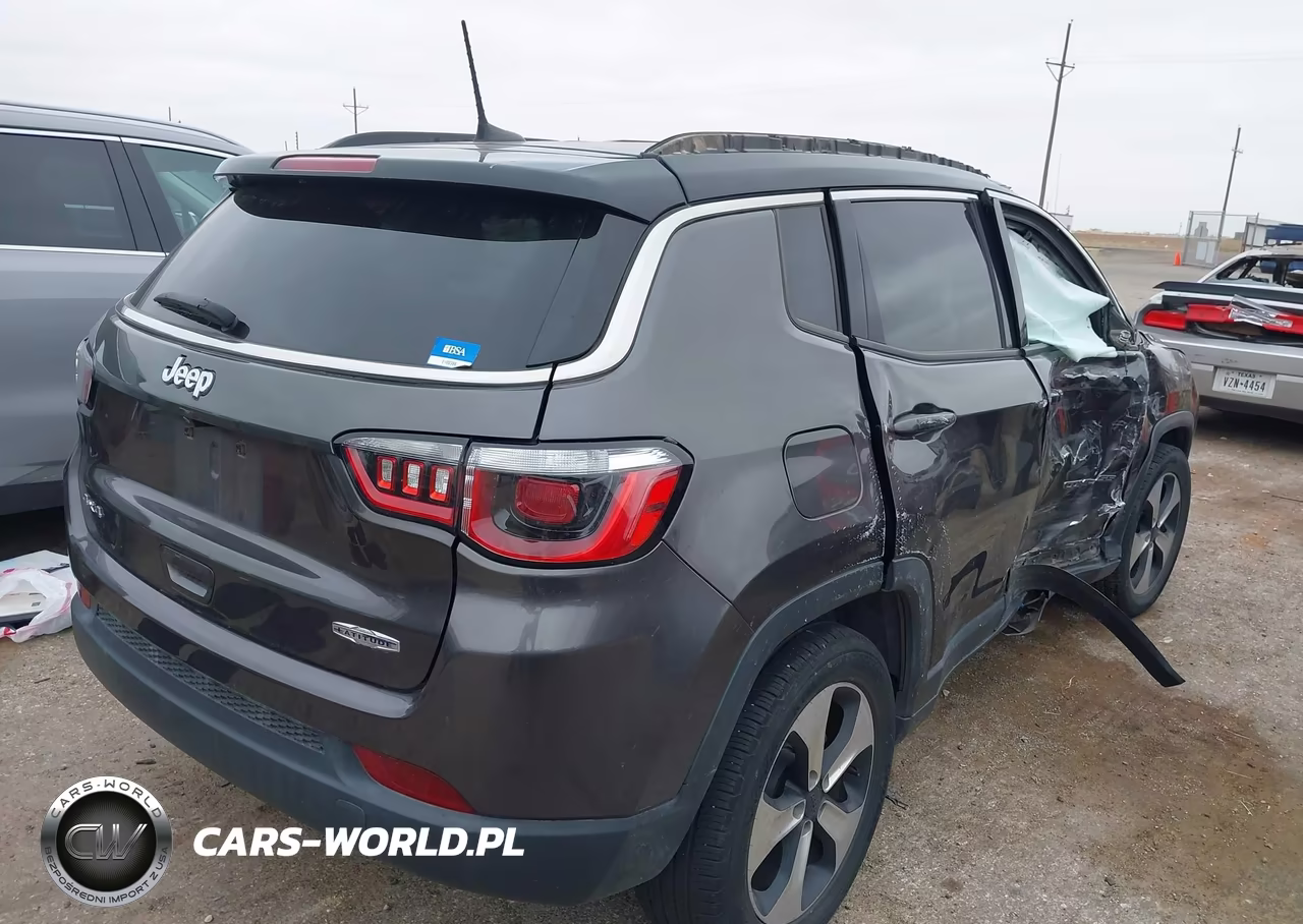 2018 Jeep Compass Latitude 4X4 VIN:3C4NJDBB5JT113620 - 4