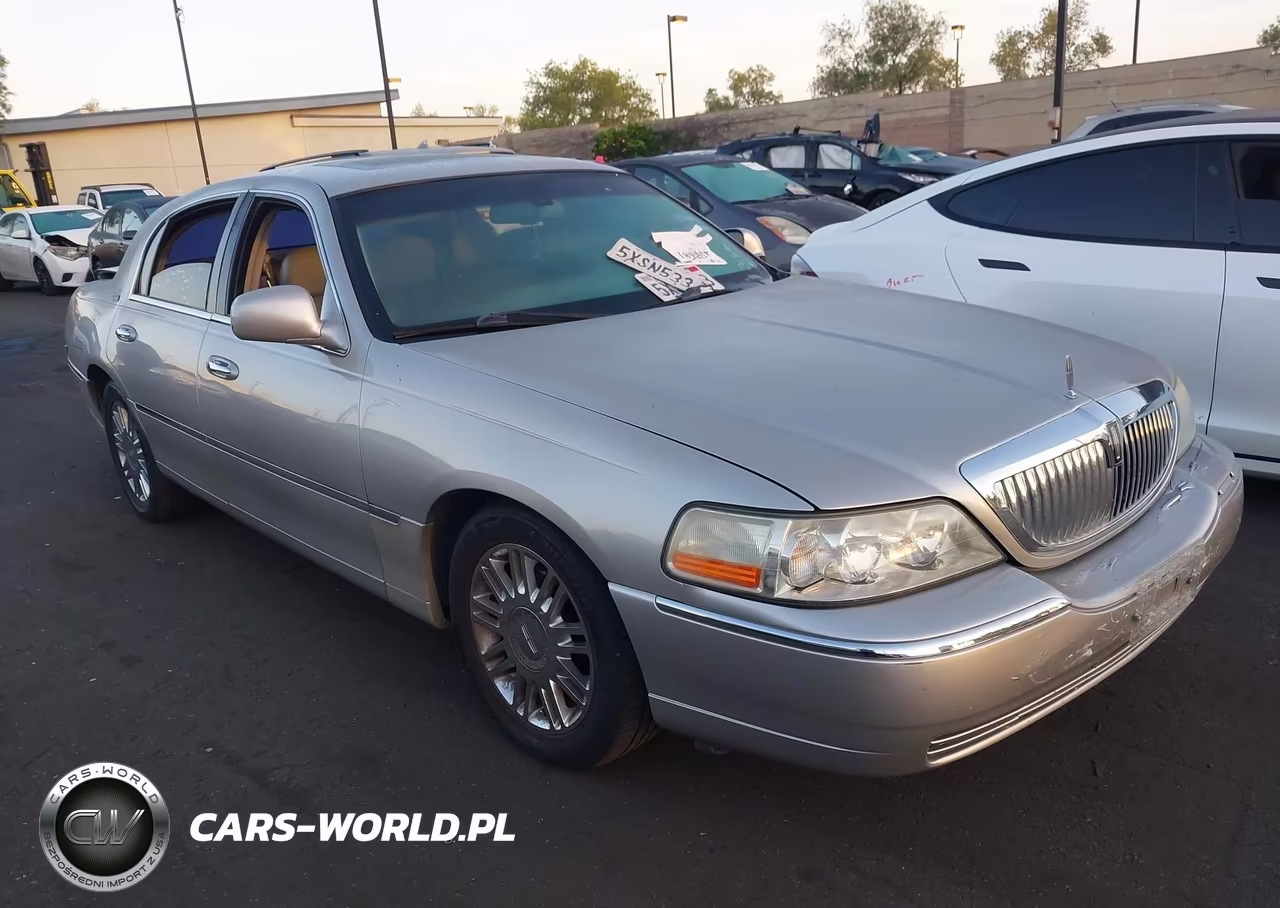 2007 Lincoln Town Car Signature Limited