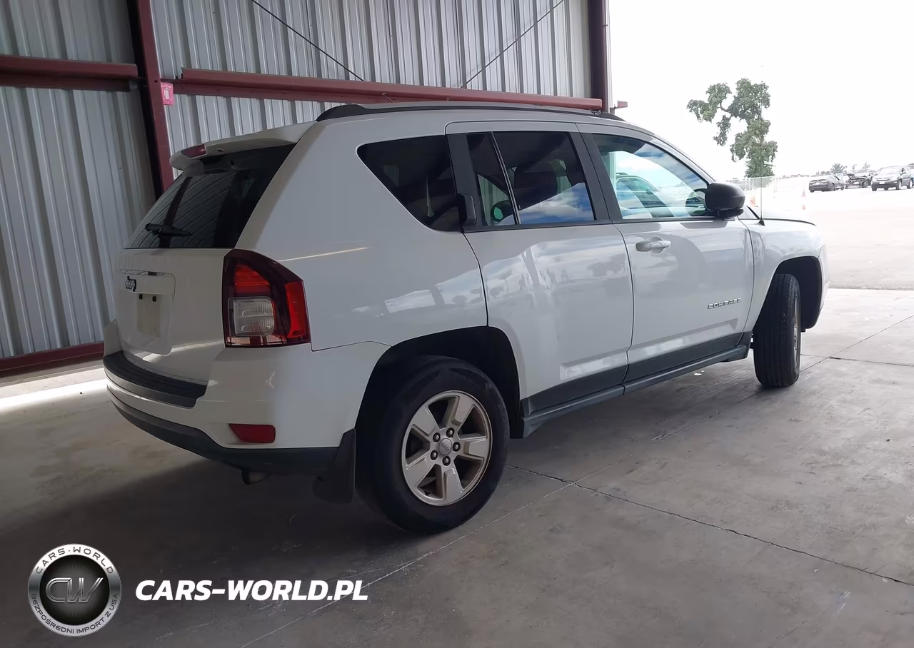 2015 Jeep Compass Sport VIN:1C4NJCBA5FD436998 - 4