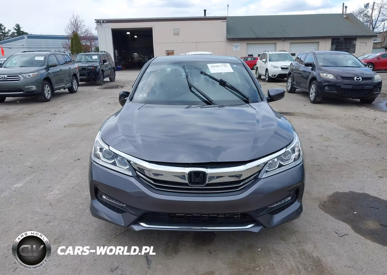 2017 Honda Accord Sport Special Edition VIN:1HGCR2F19HA075155 - 12