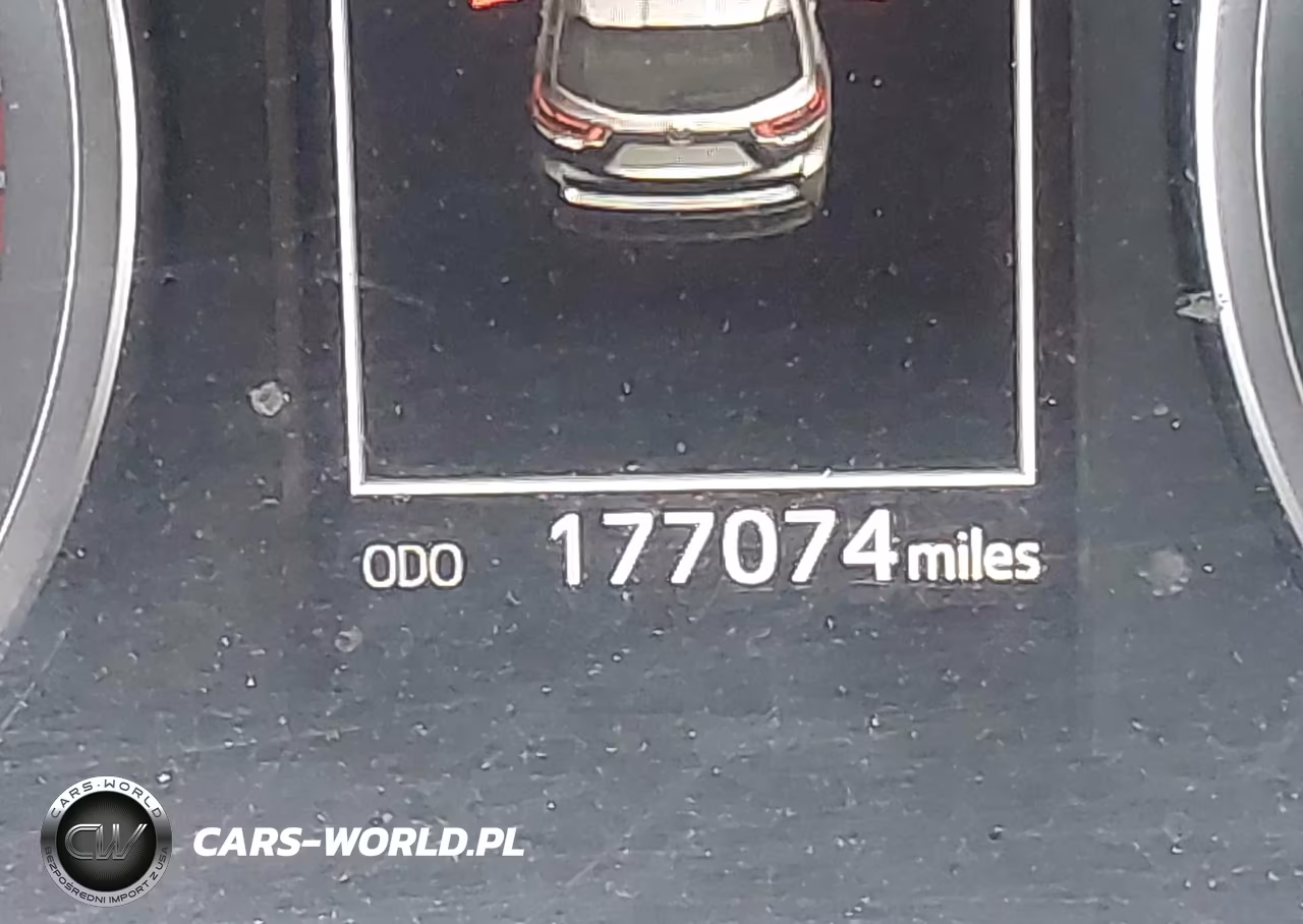 2018 Toyota Highlander Le VIN:5TDZZRFH6JS245737 - 15