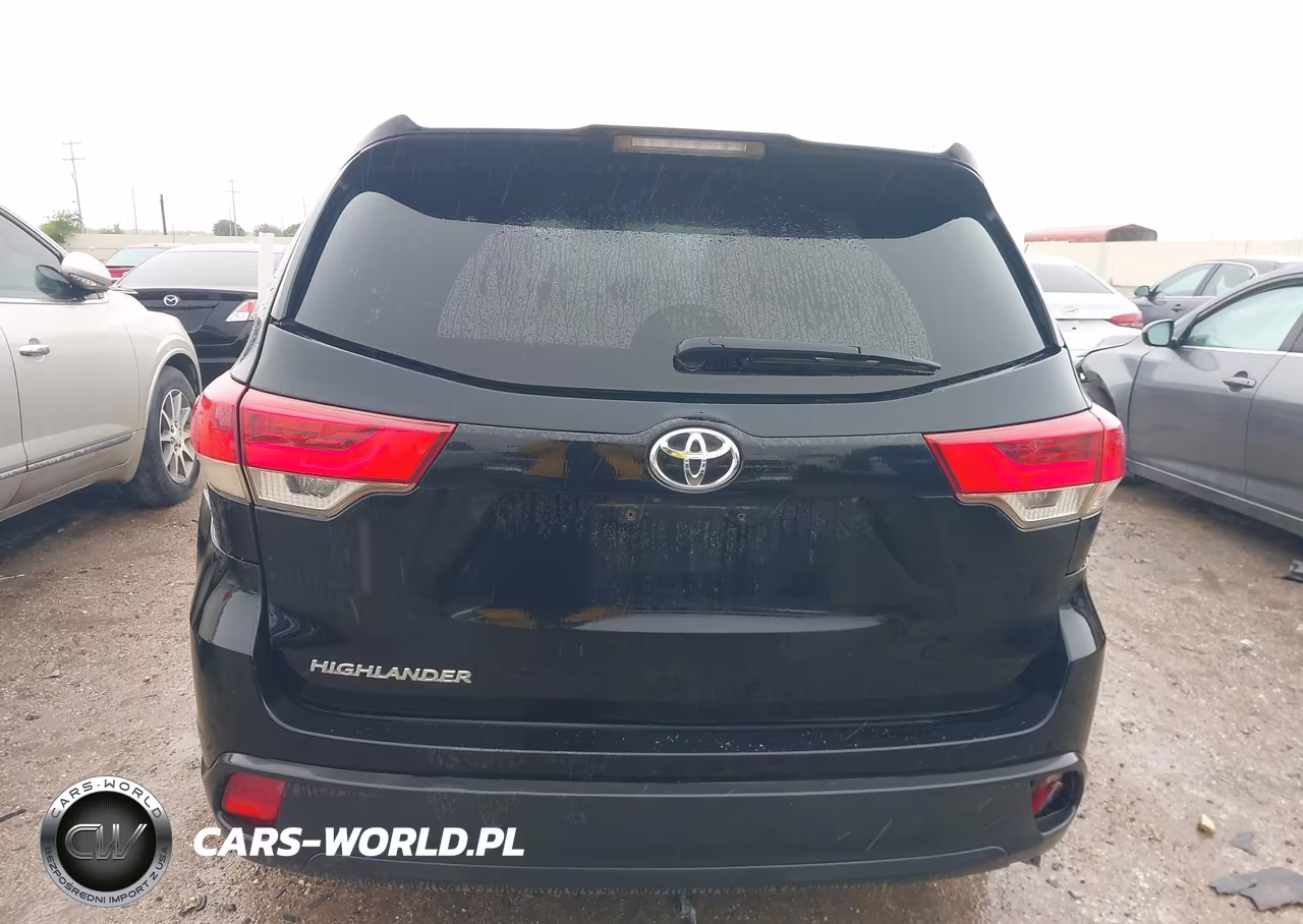 2018 Toyota Highlander Le VIN:5TDZZRFH6JS245737 - 16