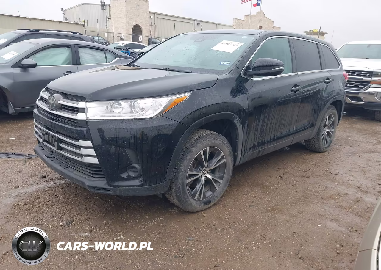 2018 Toyota Highlander Le VIN:5TDZZRFH6JS245737 - 2