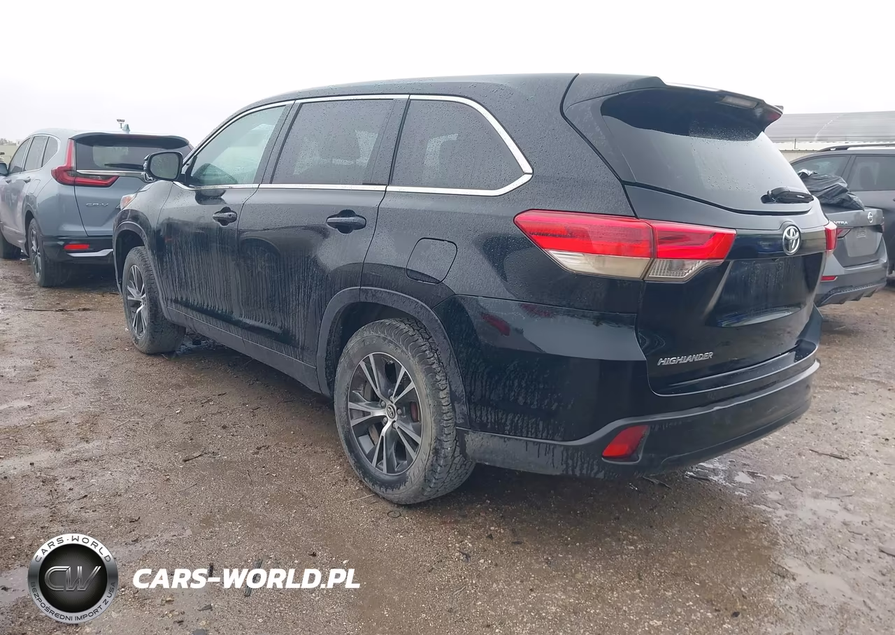 2018 Toyota Highlander Le VIN:5TDZZRFH6JS245737 - 3