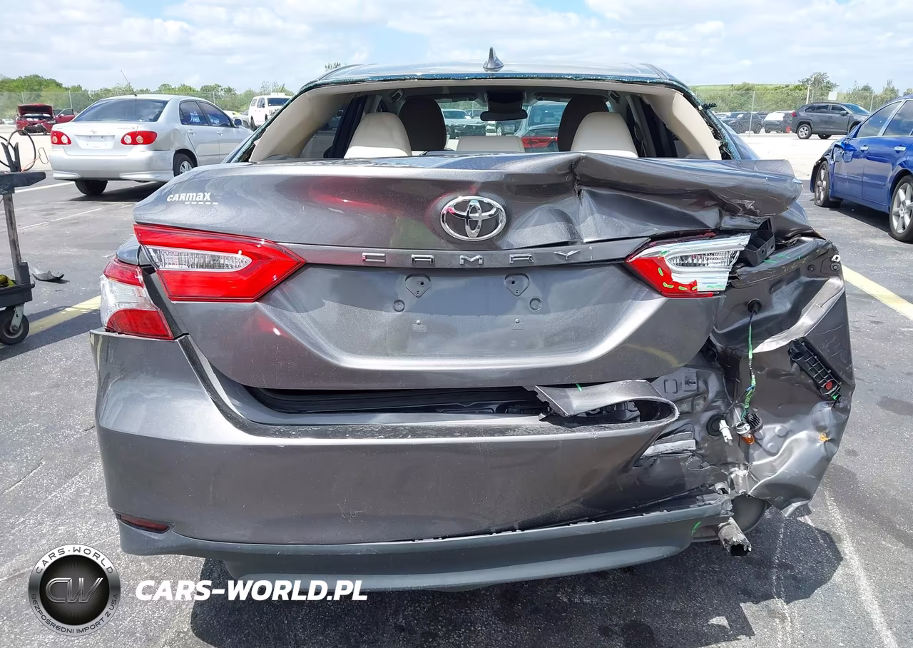 2020 Toyota Camry Le VIN:4T1C11AK8LU890921 - 16