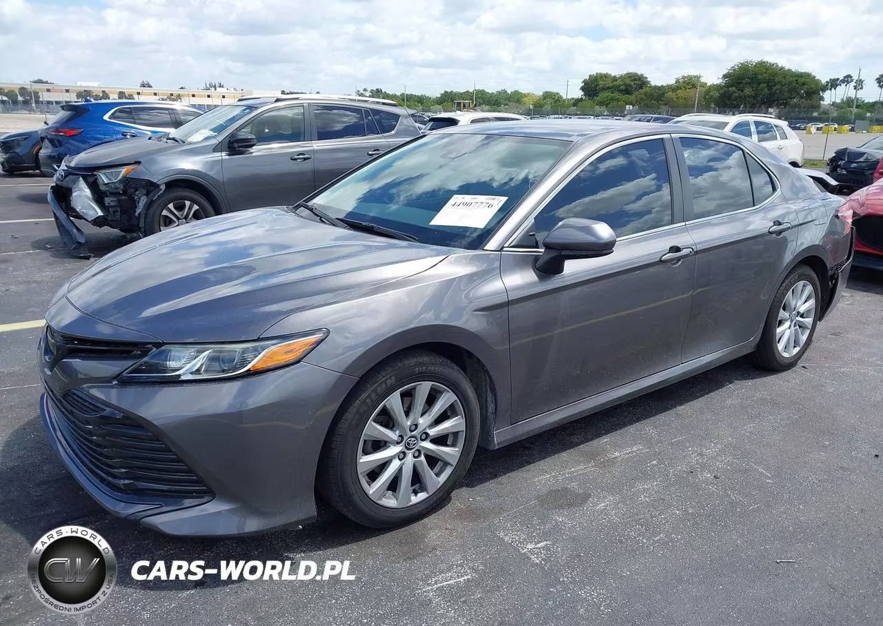 2020 Toyota Camry Le VIN:4T1C11AK8LU890921 - 2