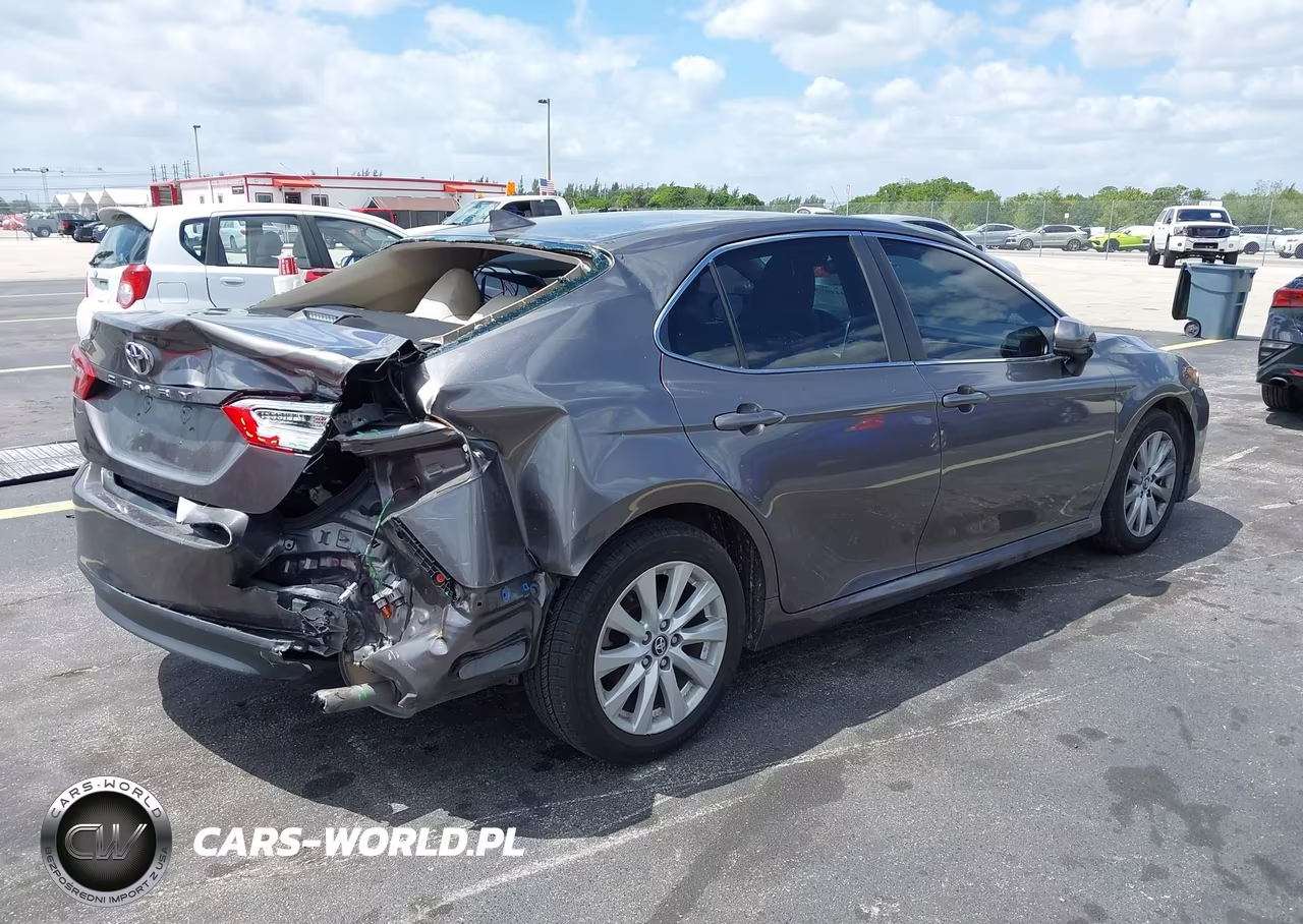 2020 Toyota Camry Le VIN:4T1C11AK8LU890921 - 4