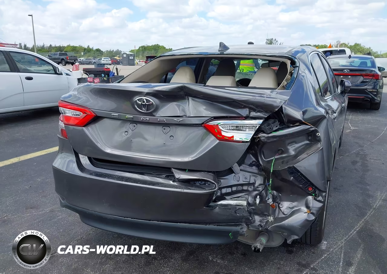 2020 Toyota Camry Le VIN:4T1C11AK8LU890921 - 6