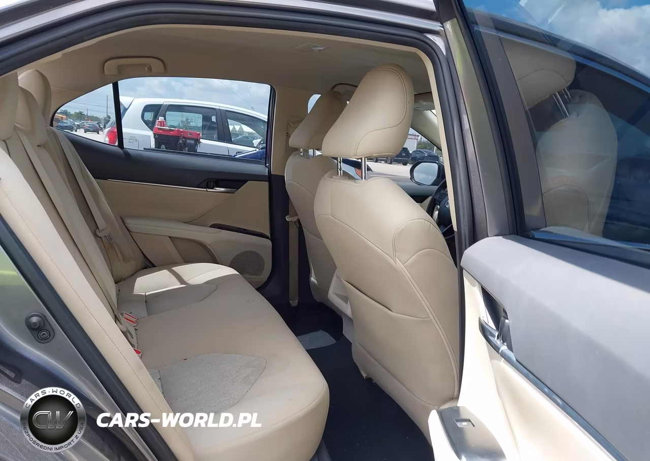 2020 Toyota Camry Le VIN:4T1C11AK8LU890921 - 8