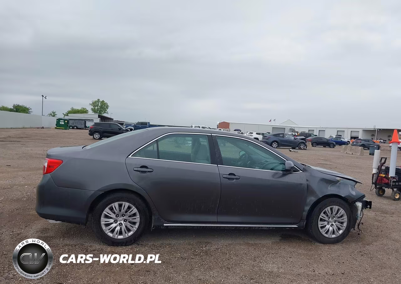 2013 Toyota Camry Le VIN:4T1BF1FK5DU245070 - 14