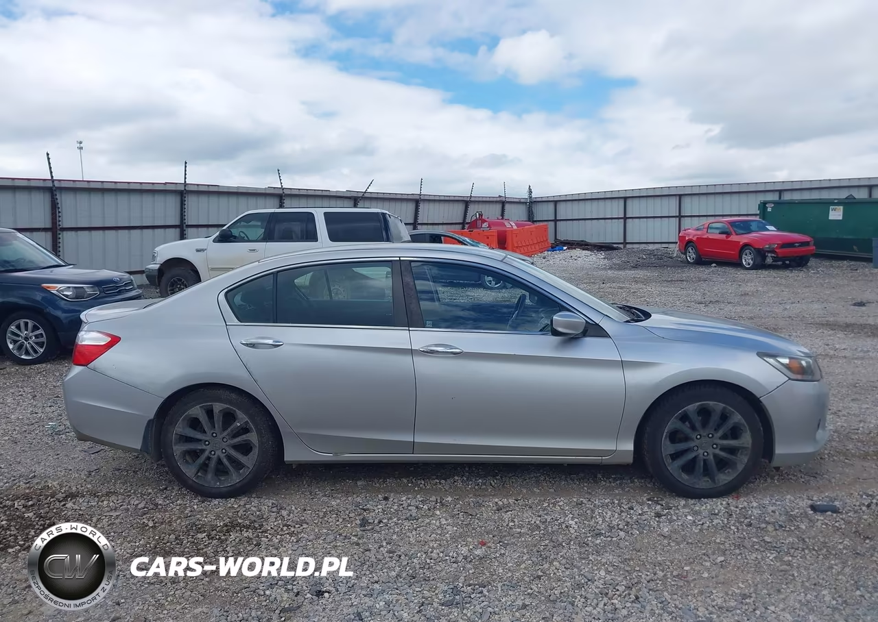 2015 Honda Accord Sport VIN:1HGCR2F5XFA128980 - 13