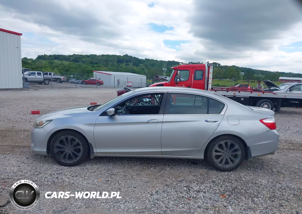 2015 Honda Accord Sport VIN:1HGCR2F5XFA128980 - 14