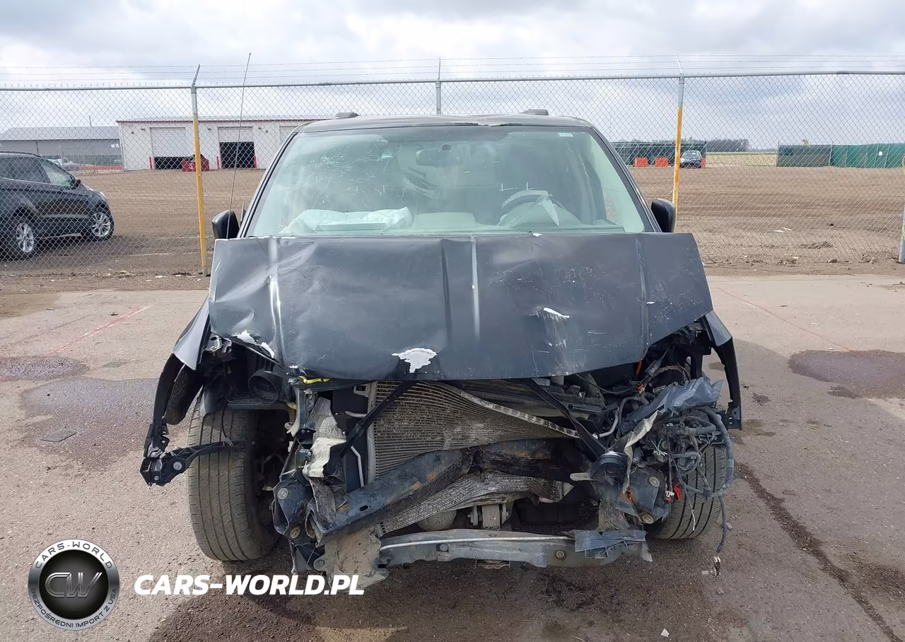 2013 Chrysler Town & Country Touring VIN:2C4RC1BG1DR721938 - 13