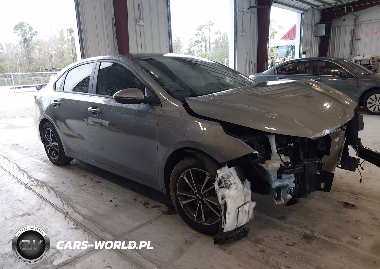 2022 Kia Forte Lxs – zdjęcie 1 z 16
