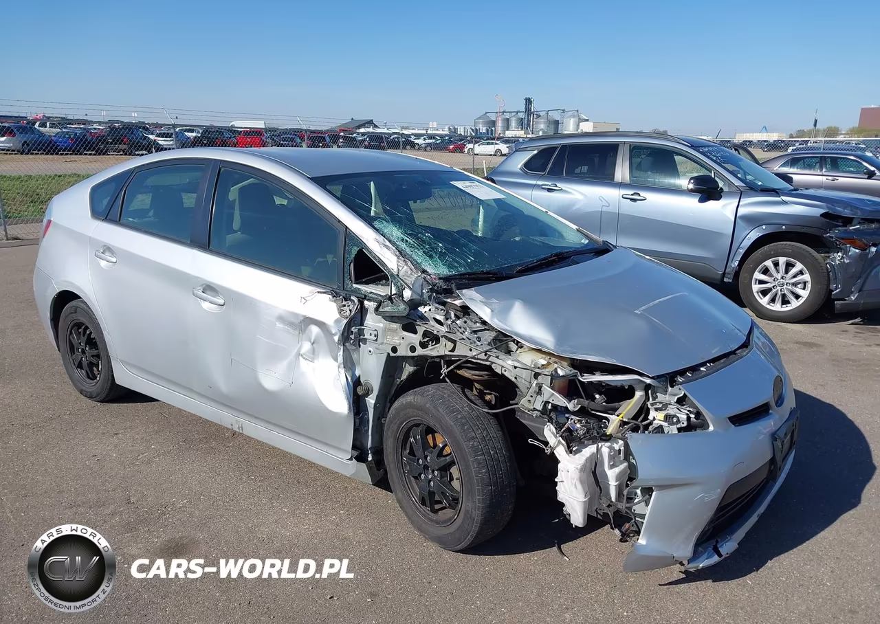 2013 Toyota Prius Three – zdjęcie 1 z 16