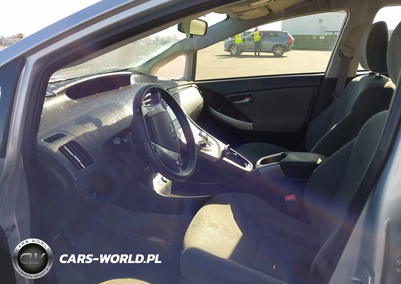 2013 Toyota Prius Three VIN:JTDKN3DU9D5616362 - 5
