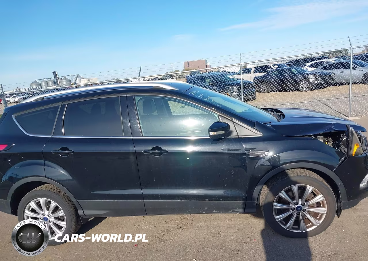 2017 Ford Escape Titanium VIN:1FMCU9J95HUD71335 - 13