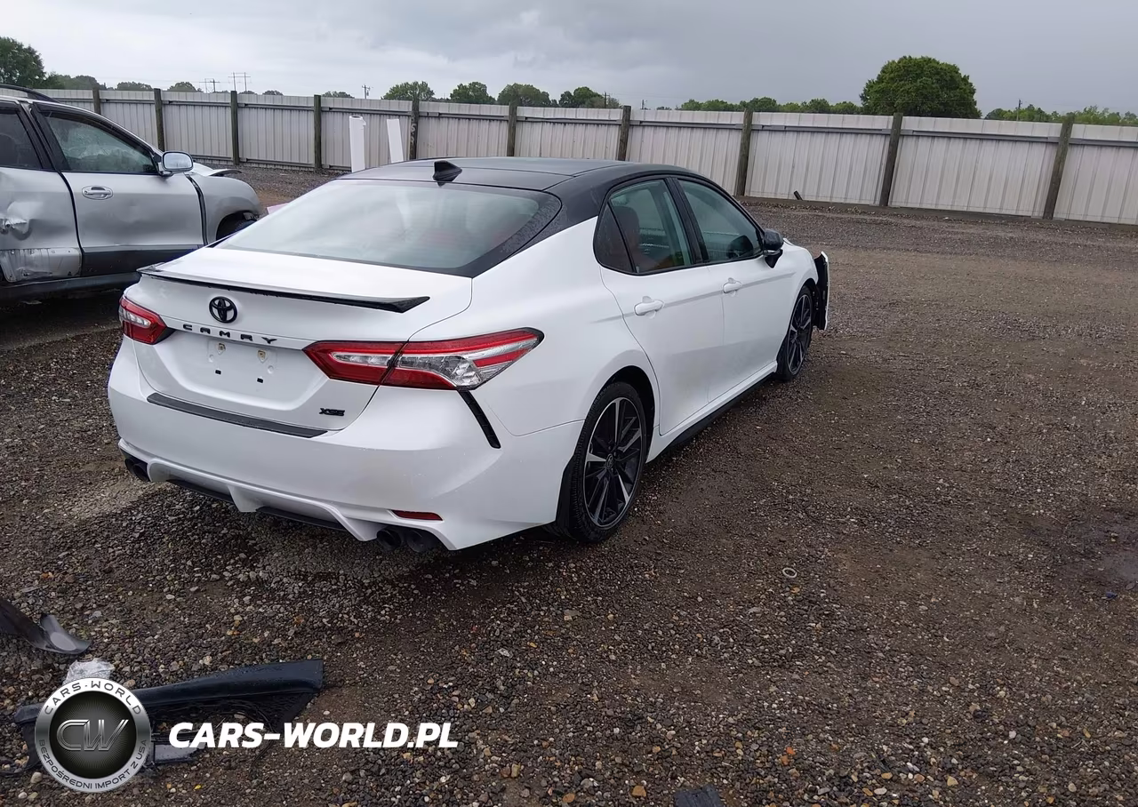 2020 Toyota Camry Xse VIN:4T1K61AK4LU374035 - 4