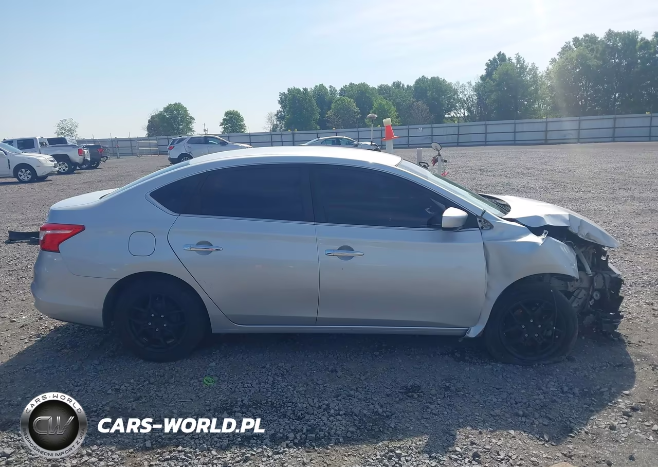 2018 Nissan Sentra S VIN:3N1AB7AP4JY255473 - 13